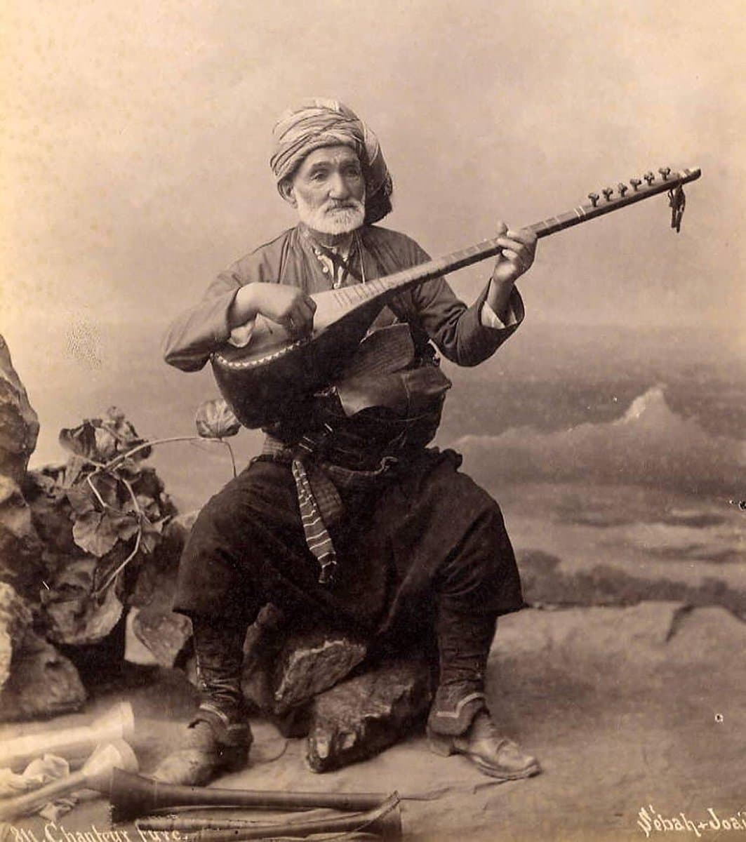 Âşıklık Geleneği: Sazın ve Sözün Yüzyıllık Yolculuğu